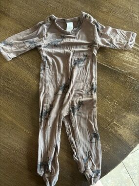 Kate Quinn Baby Footed One-Piece in Light Taupe with Kangaroo Print